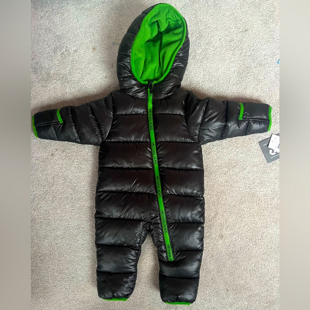 MK SNOWSUIT 6-12 MONTHS❄️⛄️💚